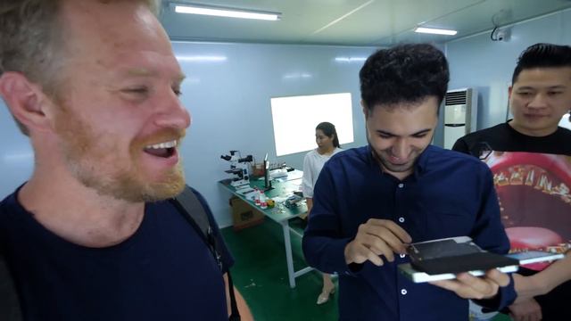 A Revolution in iPhone Screen Repair: Lasers! смотреть онлайн