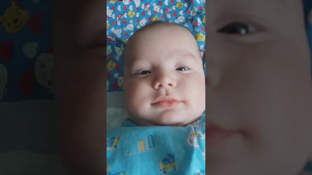 наш малыш улыбается смотреть онлайн