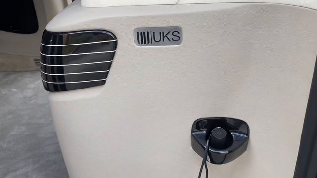 C'EST UN AVION SA VOITURE !