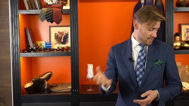 Мужской платок, как сделать костюм дороже. Как сложить платок в карман пиджака стильно.