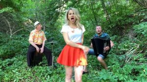 БОЖЕ КАК ПОЁТ ЭТА ДЕВУШКА ! Аж мурашки по коже. Курю - Елена Ваенга НА БАЯНЕ.mp4