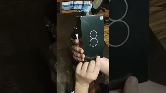 Вскрытие MI 8 Global c GearBest смотреть онлайн