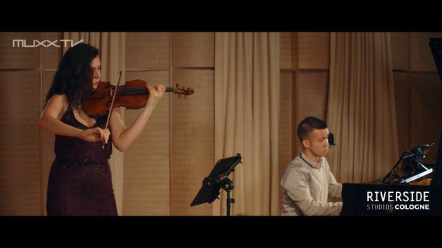 'Cantabile' by Niccolò Paganini - Expressive Violin and Piano Live Performance смотреть онлайн