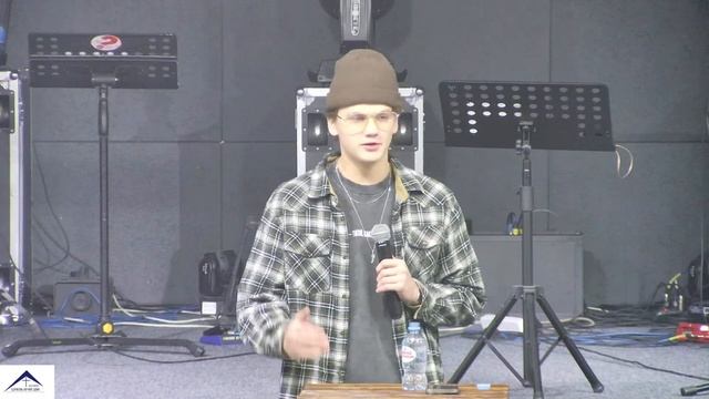 Воскресное служение с Фьюче & Славой Симбой; спикер- Илья Сенокосов смотреть онлайн