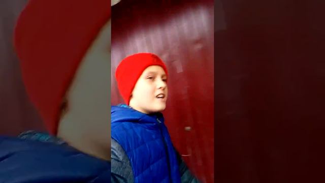 Гуляем у кинотеатра октябрь. смотреть онлайн