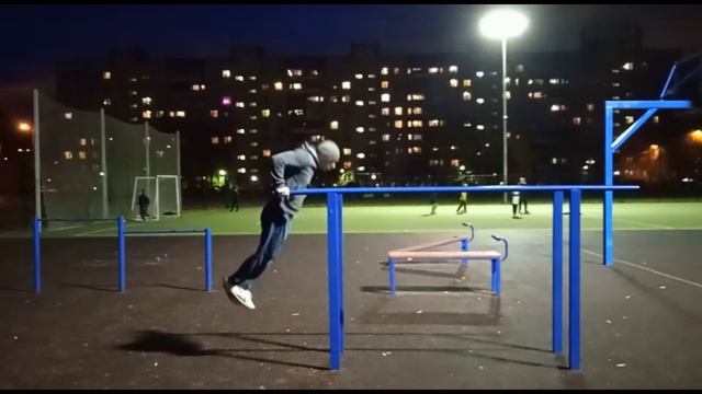 Отжимания на брусьях 1-ая часть смотреть онлайн