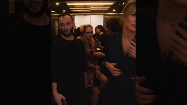 Всего за 30 минут наши специалисты сделают укладку, макияж и маникюр. И всё это по доступной цене! смотреть онлайн