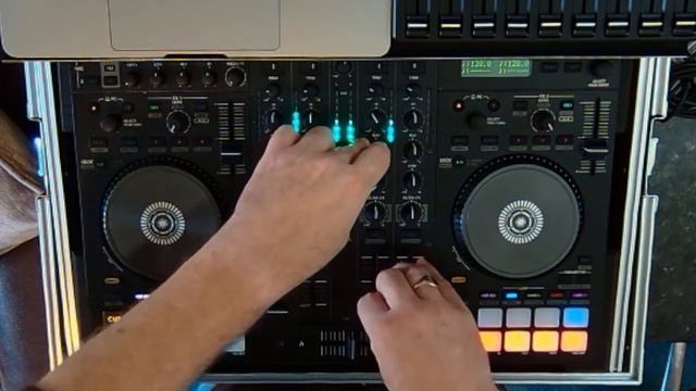 Old skool house continuous music mix #2 on Roland DJ-707m with Serato DJ Pro, Clean Transitions смотреть онлайн