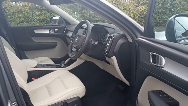 182D16013 - 2018 Volvo XC40 T4 Petrol 190HP Momentum Auto, Leather Interio... смотреть онлайн