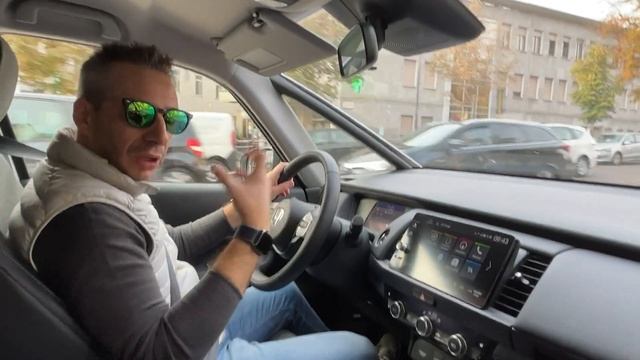 La TECNOLOGIA di HONDA JAZZ. PLAY da IPHONE 12 смотреть онлайн