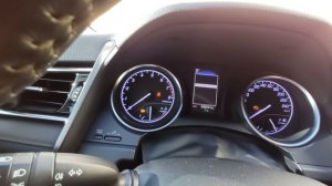 Тойота камри XV70.Как перевести ручник в сервисный режим для замены задних тормозных колодок.