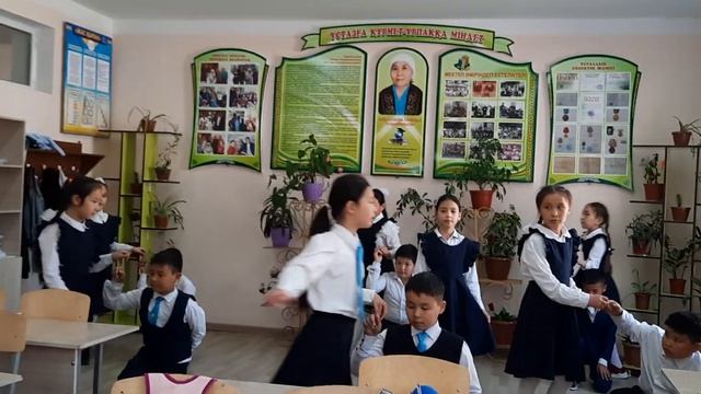 "Ұстаз -Ана" Вальс Бастауышпен қоштасуға дайындық 05.05.2023 ж смотреть онлайн