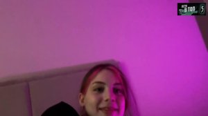 КОРЕШ И АКУЛА ЛЕЖАТ В КРОВАТЕ | Кореш целует Акулич