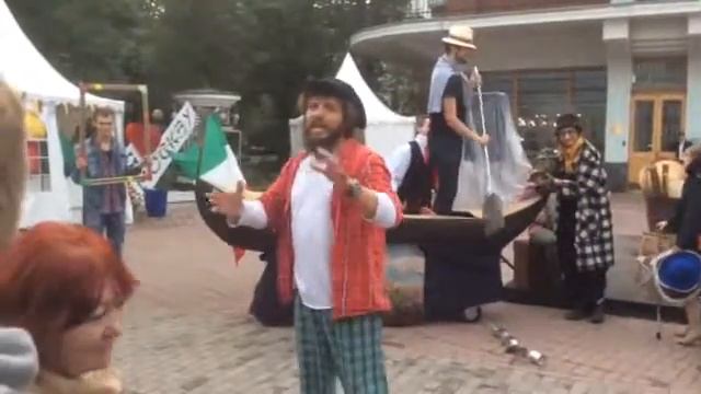 Уличный театр. Часть I. Сад Эрмитаж. Муся. 28.062014 смотреть онлайн