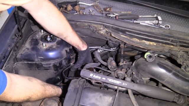 How to Replace Alternator 00-04 Ford Focus смотреть онлайн