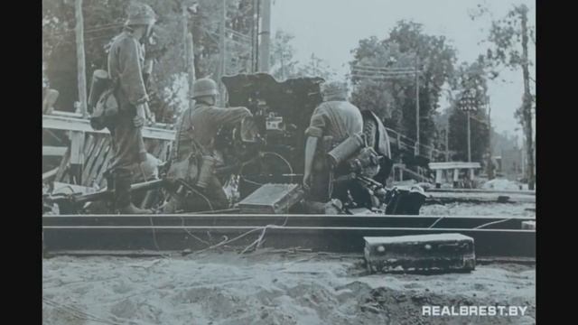 КАК ВЕРМАХТ ФОТОГРАФИИ ДЕЛАЛ В БРЕСТСКОЙ КРЕПОСТИ смотреть онлайн