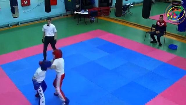 ПЕРВЕНСТВО ВЛАДИВОСТОКА ПО КИК БОКСИНГУ ЛАЙТ КОНТАКТ.ПЕРВЫЙ БОЙ.(1) смотреть онлайн