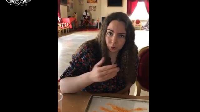 Наедине с искусством. Интерактивное занятие с опилками "Краски манежа" смотреть онлайн