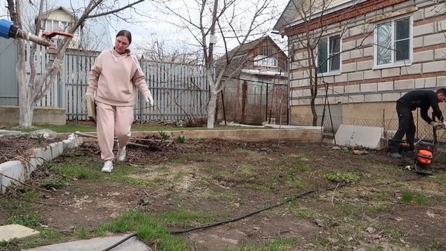 ВЛОГ: ЕДЕМ НА ДАЧУ ОТКРЫВАТЬ СЕЗОН / ГОТОВИМ УЧАСТОК ПОД ГАЗОН / ЗАКУПКА ПРОДУКТОВ смотреть онлайн