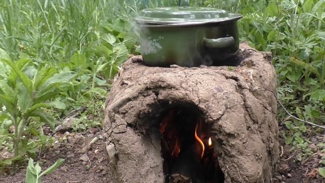 ? Суп с крапивой на глиняной печи