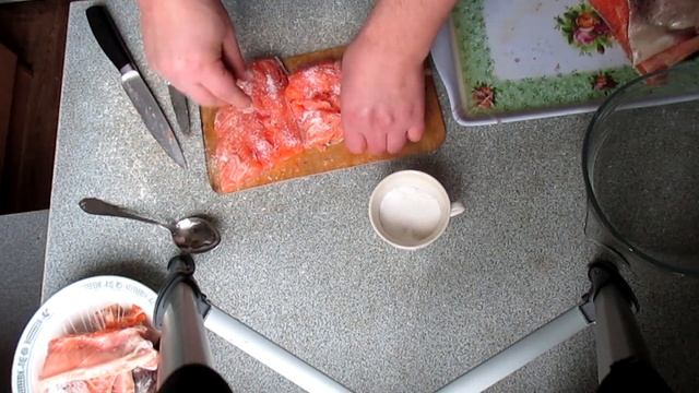 САМЫЙ ПРОСТОЙ СПОСОБ ЗАСОЛИТЬ КРАСНУЮ РЫБУ смотреть онлайн