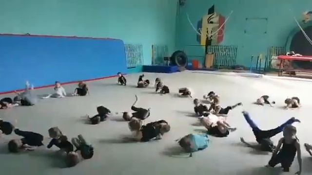 Подглядели за одной тренировкой по художественной гимнастике смотреть онлайн