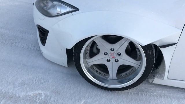 Снег хрустит. Mazda лежит. смотреть онлайн