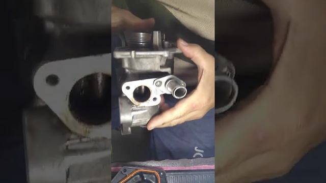 Manutenção da válvula de EGR da AMarok 2011 смотреть онлайн