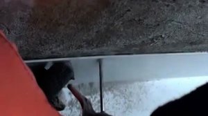 Заделка щелей между полом и парапетом балкона