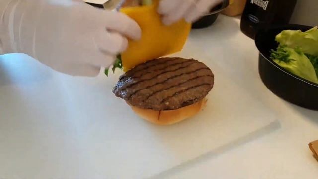 Tulip Burger med salat i Merrychef ovn смотреть онлайн