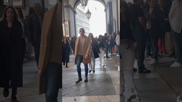 #shortz Галерея та вхід до Театру Сан Карло 020423#napoli #italy #street #travel #walking #sancarlo смотреть онлайн