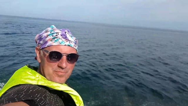 Путешествие на лодке из Большого Голоустного в бухту Бабушка. смотреть онлайн