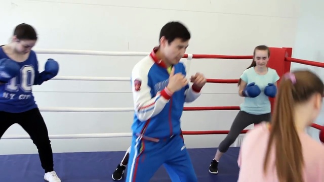 Мастер-класс по боксу с финалистами конкурса "Краса ИжГТУ 2018". Отработка ударов смотреть онлайн