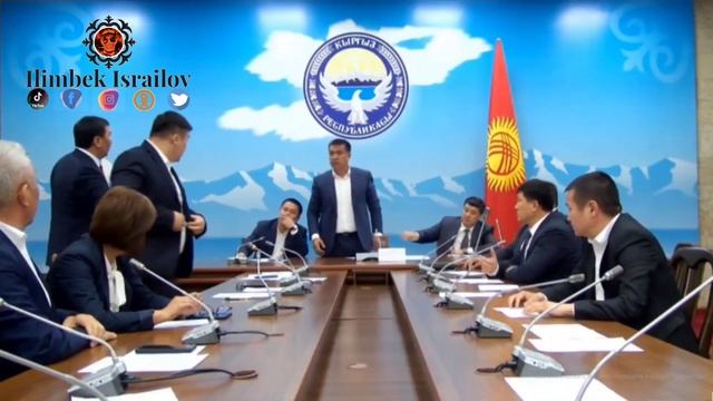 Депутаттар урушуп/