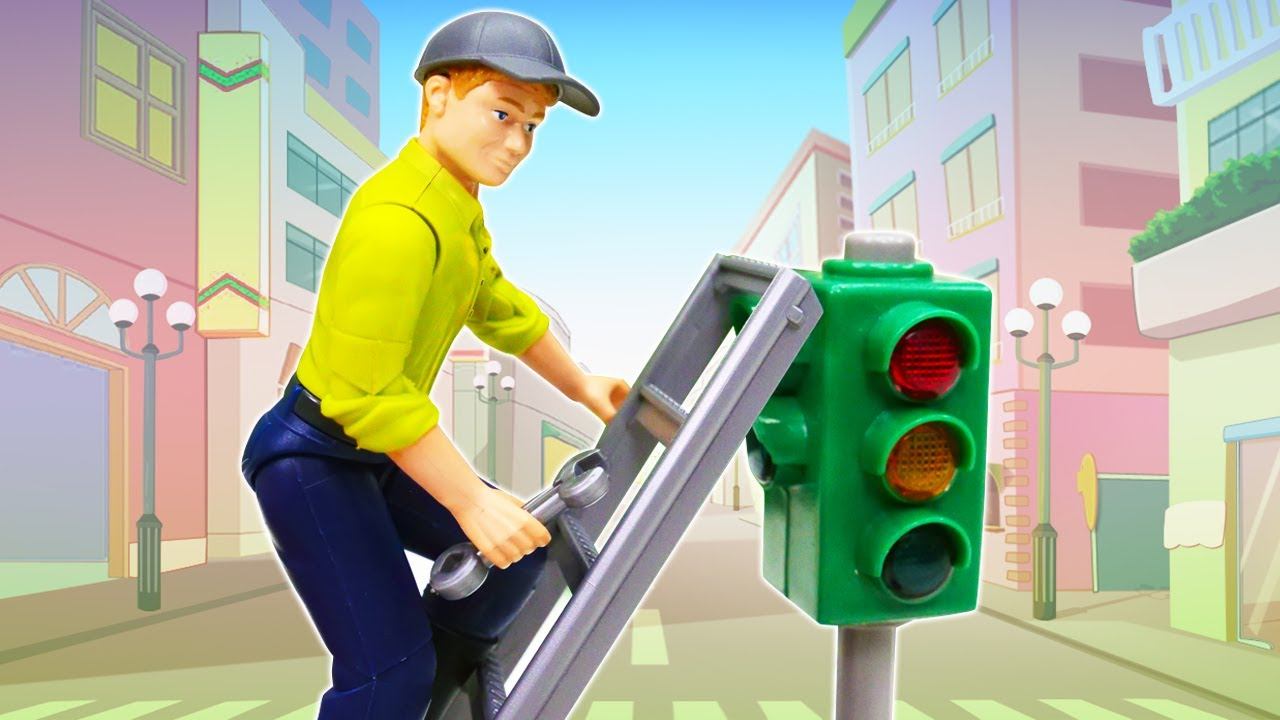 Машинки-помощники и куклы: сломанный светофор и авария! Видео для детей про машинки для мальчиков смотреть онлайн