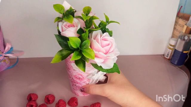 Бюджетный букет с малиной и розами. Мыловарение. Летний маленький букет. soap, Мыльные розы смотреть онлайн