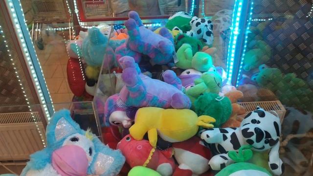 ДОЛГОЖДАННАЯ ИГРУШКА! АВТОМАТ ХВАТАЙКА НЕ ПОДВЕДИ! ? смотреть онлайн