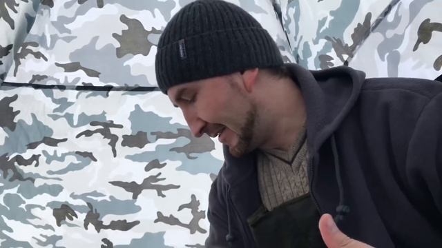 КРУПНЯК КЛЮЁТ на САЛО! Зимняя рыбалка эксперимент смотреть онлайн