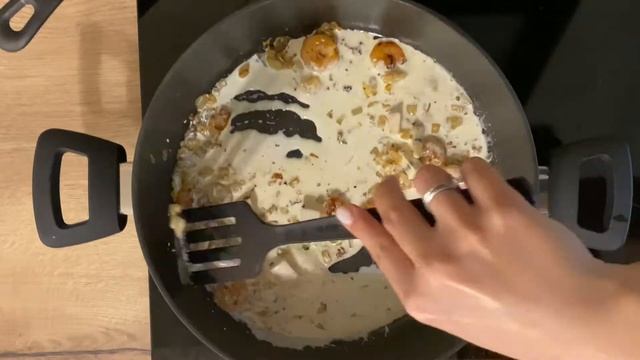 Потрясающе вкусное ризотто с креветками в сливочном соусе смотреть онлайн