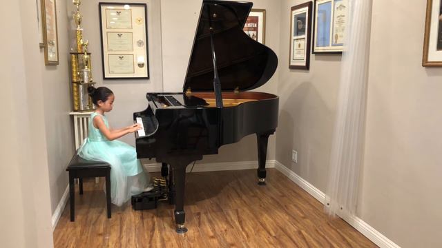 Minuet performed by Eileen Hwang / Satori Young Pianist Contest #piano #music #minuet #pianocover смотреть онлайн