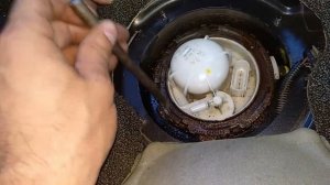 #002(1b) замена топливного фильтра Audi Q7,VW Touareg (3.6/4.2Fsi)