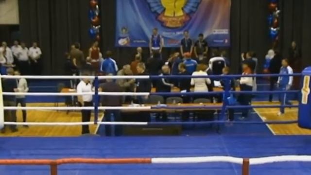 Награждение призёров Первенства России по боксу (до 80кг) смотреть онлайн
