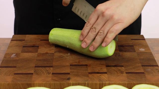 КАБАЧКИ фаршированные. Диетическое блюдо сдобренное сыром! смотреть онлайн