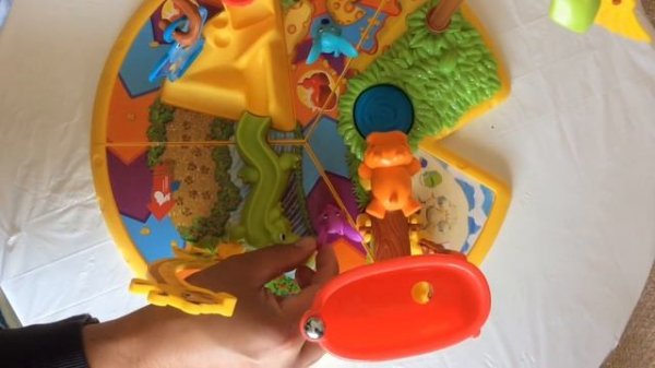 MOUSE TRAP GAME FAMILY FUN GIDGET & CHUCK THE ANGRY BIRD GET CAUGHT IN THE MOUSE TRAP!