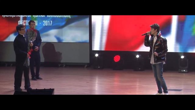 ДЖЕКИ ЧАН И ДИМАШ НЕРЕАЛЬНО КРАСИВО СПЕЛИ! смотреть онлайн