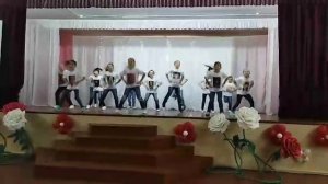 Танец под песню "Моя мама круче всех!"