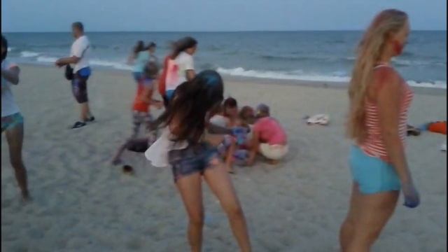 КРАСКИ ХОЛИ. Вечеринка на море. Лагерь - часть 4. смотреть онлайн