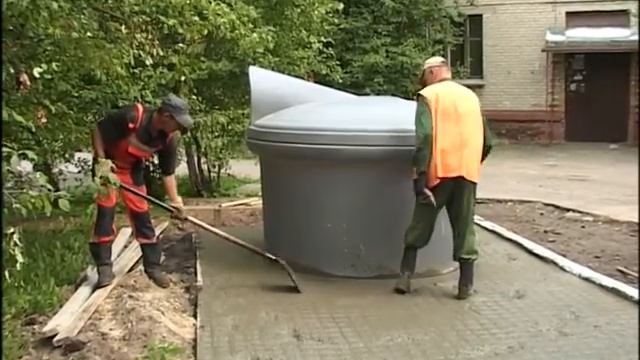 230714 Лавренков КБУ устанавливает мусорные контейнеры смотреть онлайн