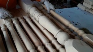 Красим? балясины для лестницы.Солнышко нам в помощь.?