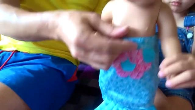 МИСС КЕТИ И ПАПА ИГРАЮТ С БЕБИ БОРН смотреть онлайн